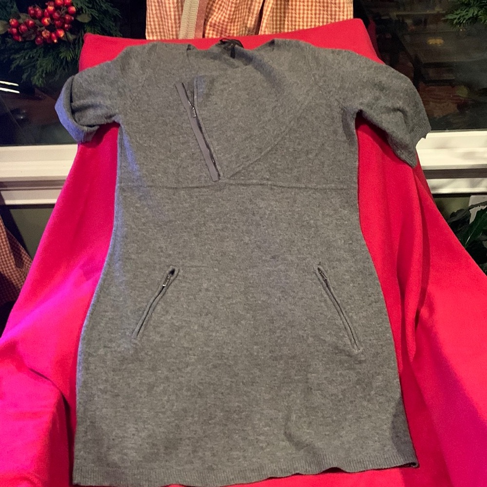 Sweater dress. Above knee, lamb’s wool, roll 1/2 sleeve. Great condition.